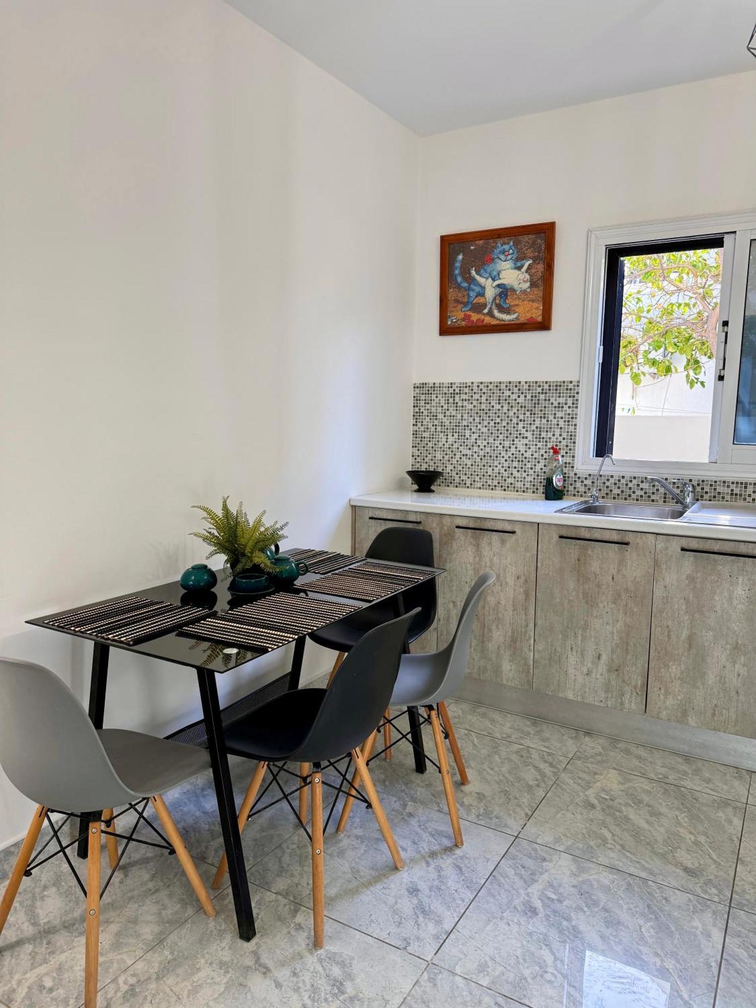 Dub House Apartment Пафос Екстериор снимка