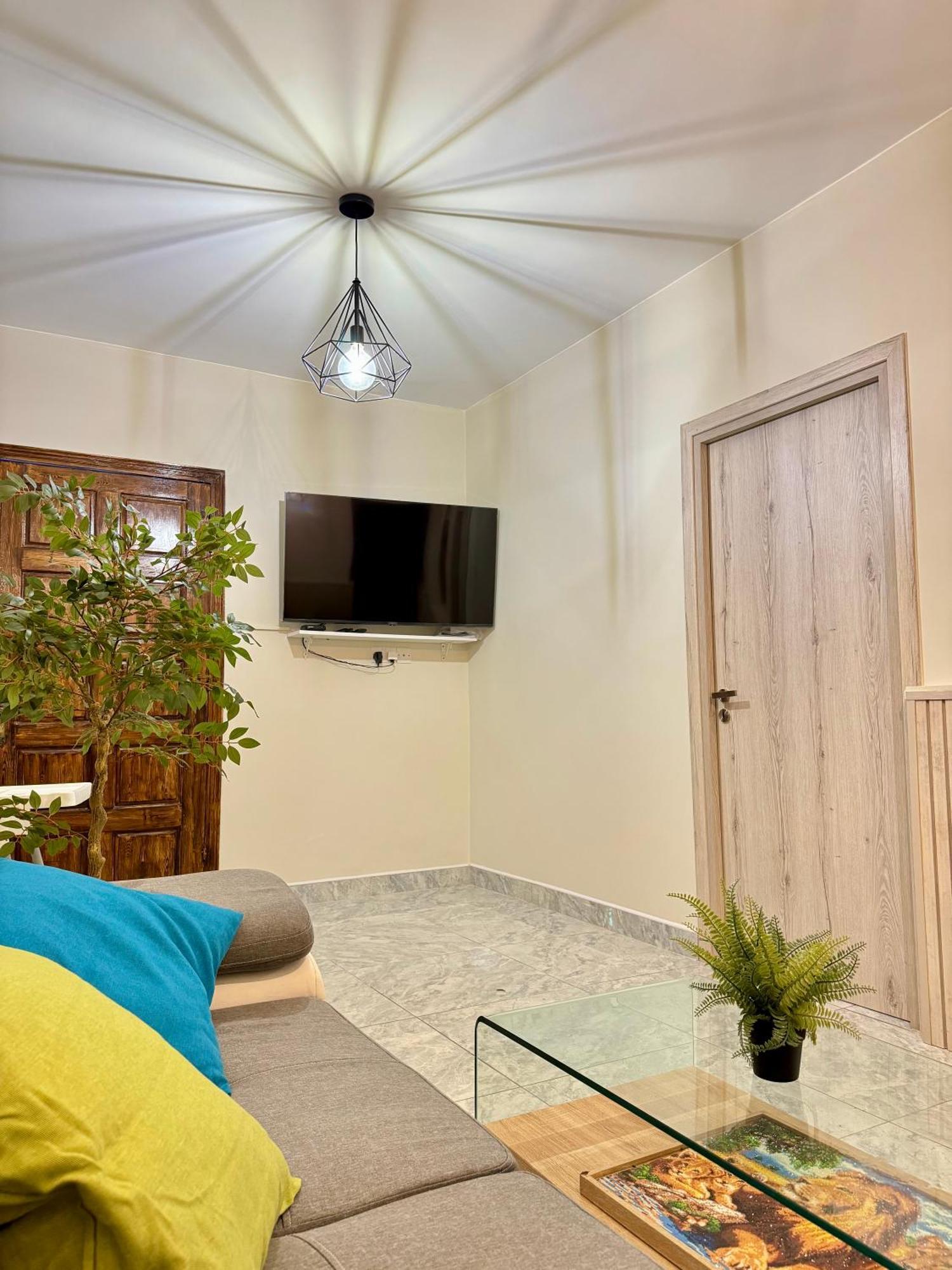 Dub House Apartment Пафос Екстериор снимка